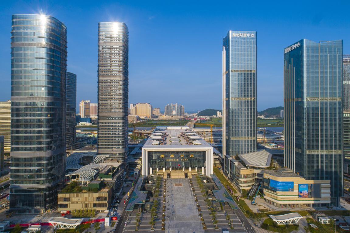 2025澳门精准正版免费大全四不像和2025新澳门天天精准免费大全,词语释义、专家解析解释与落实与警惕虚假宣传